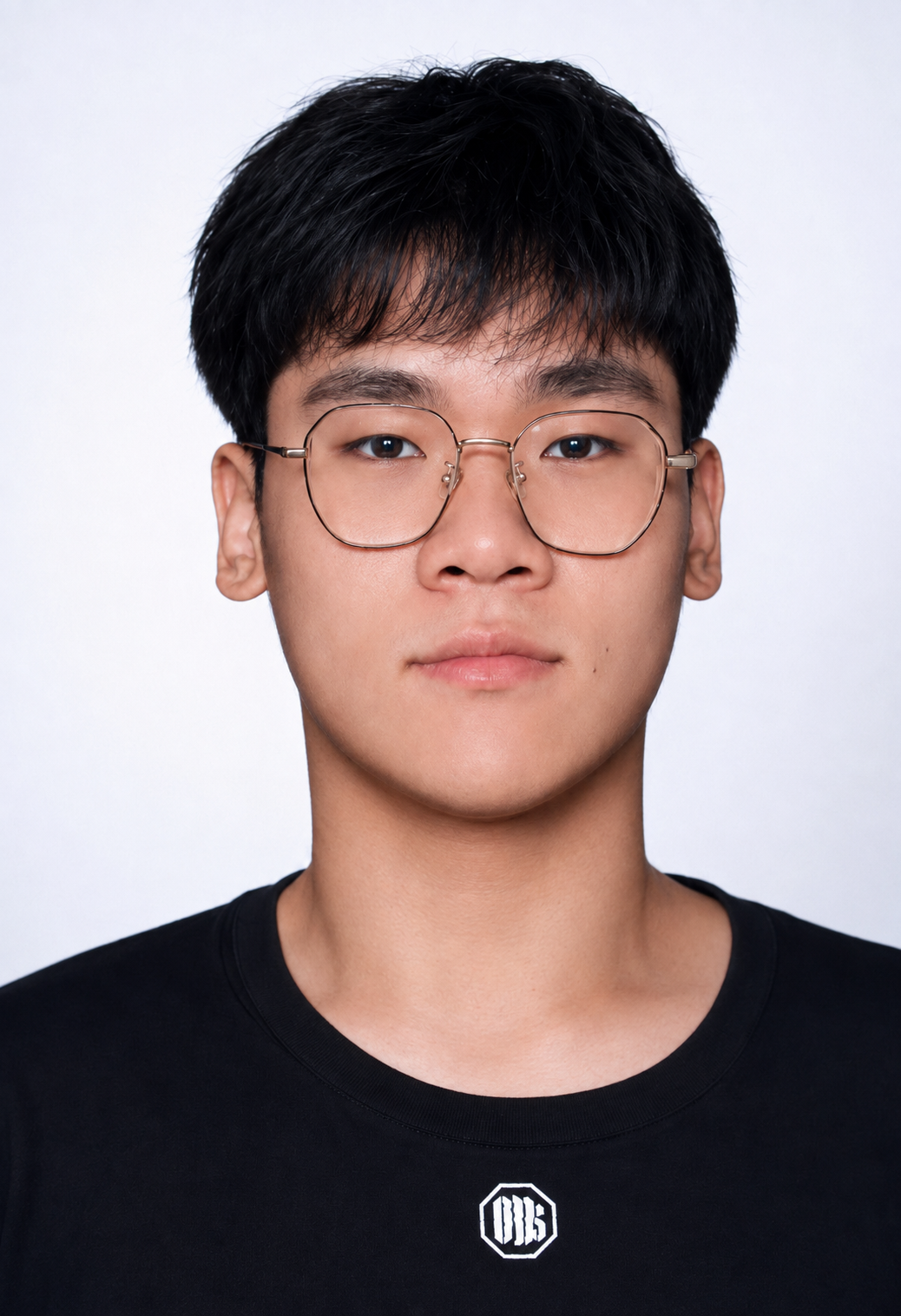 赵家诚正面个人照片
